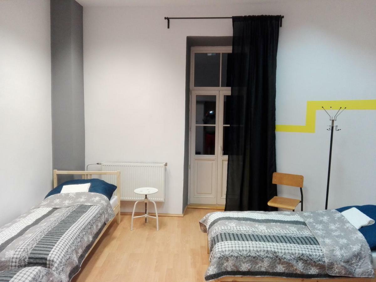Lulu Hostel Lublino Esterno foto